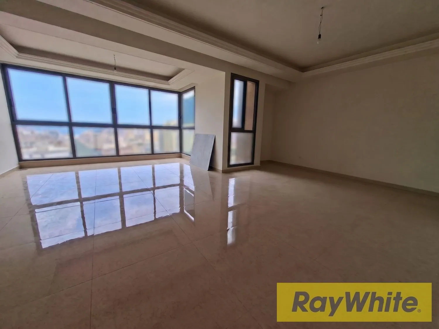 Luxury Apartment For Sale In Zalka – Panoramic City And Sea Views — الصورة 2