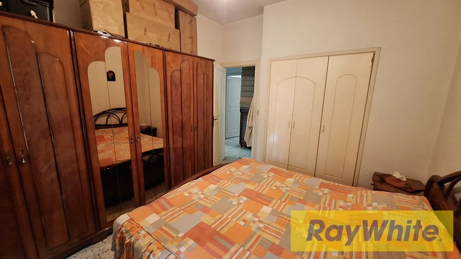 Furnished Apartment For Sale In Achrafieh — الصورة 2