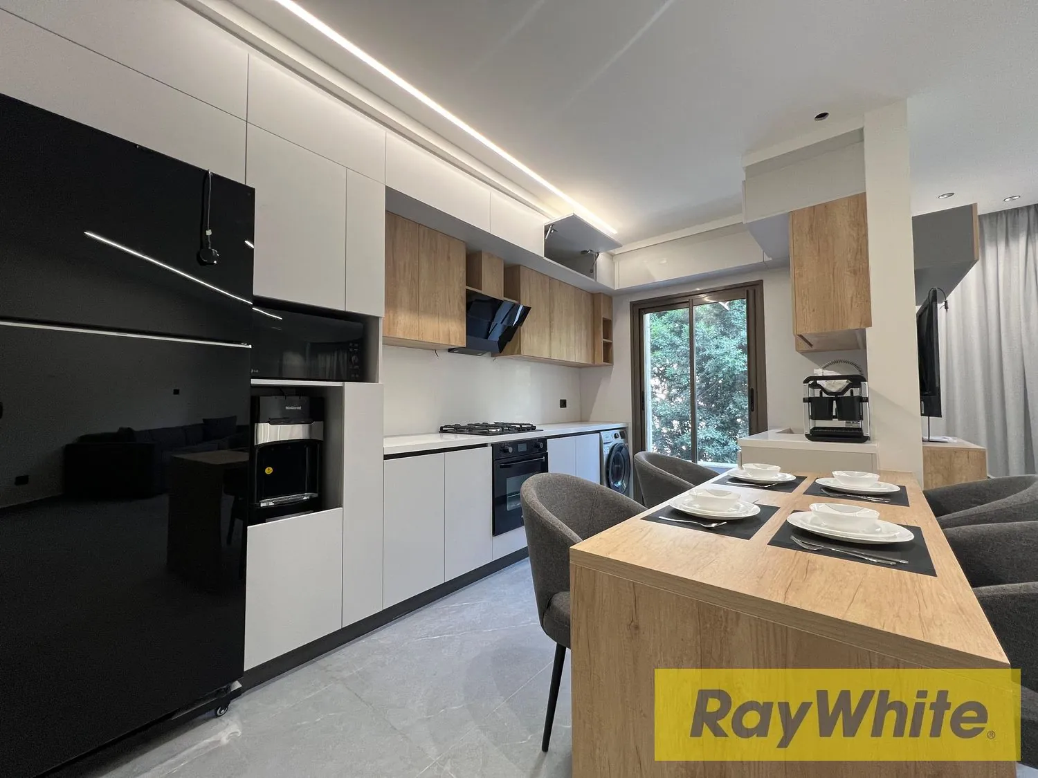 Furnished Apartment For Rent In Bliss — الصورة 3