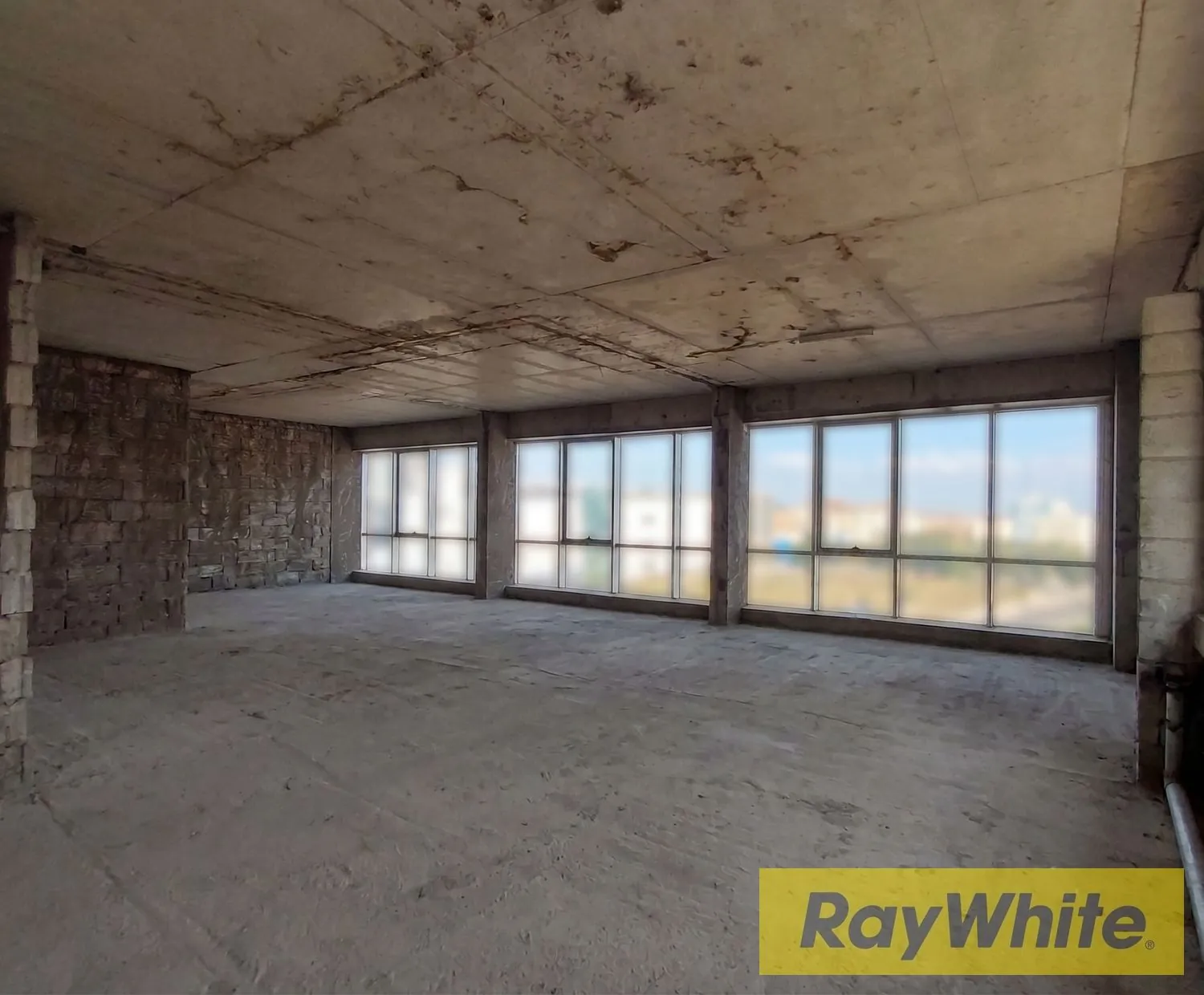 Office For Rent In Zalka Core And Shell — الصورة 2