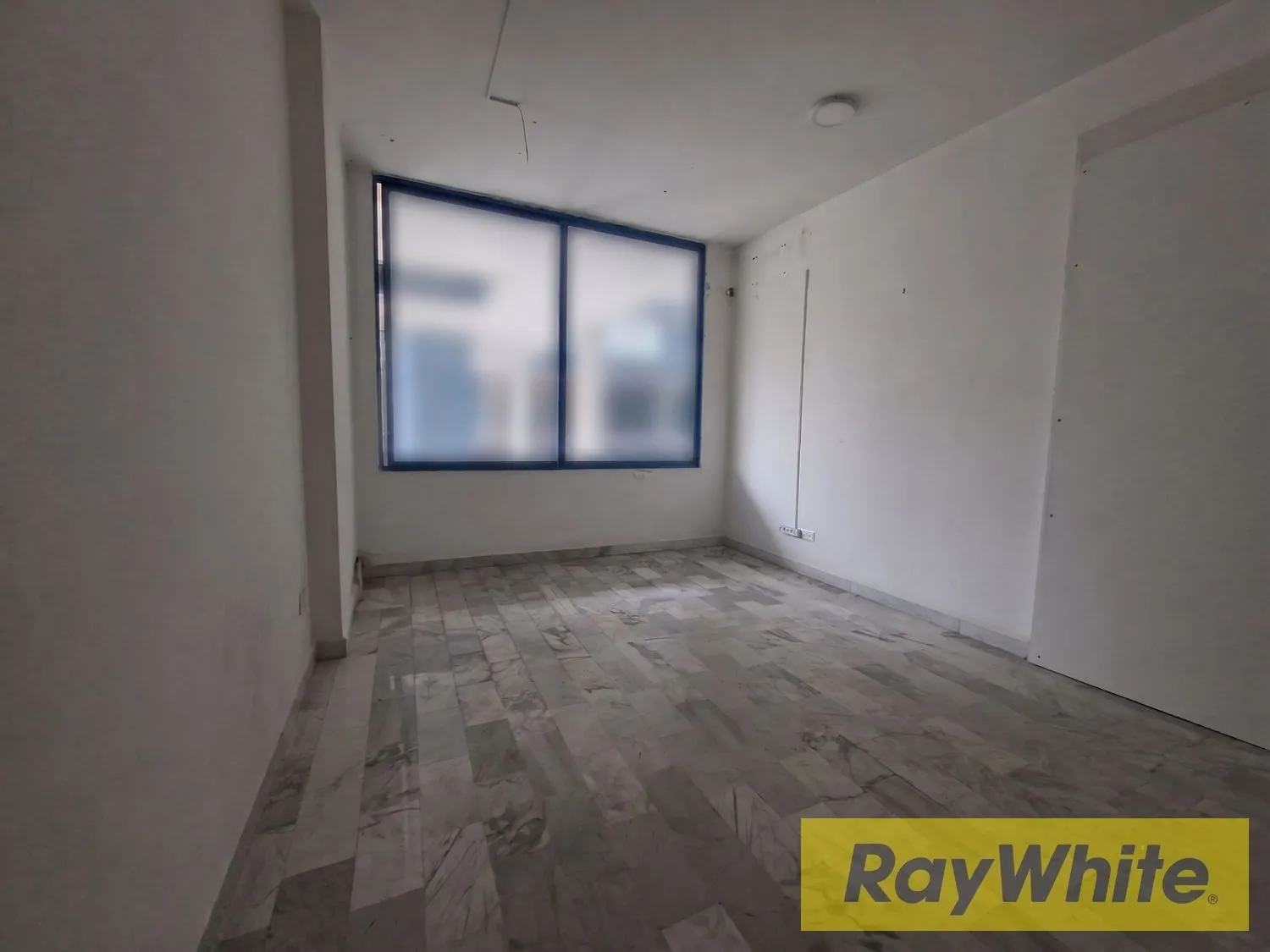 Shop For Sale In Zalka — الصورة 2