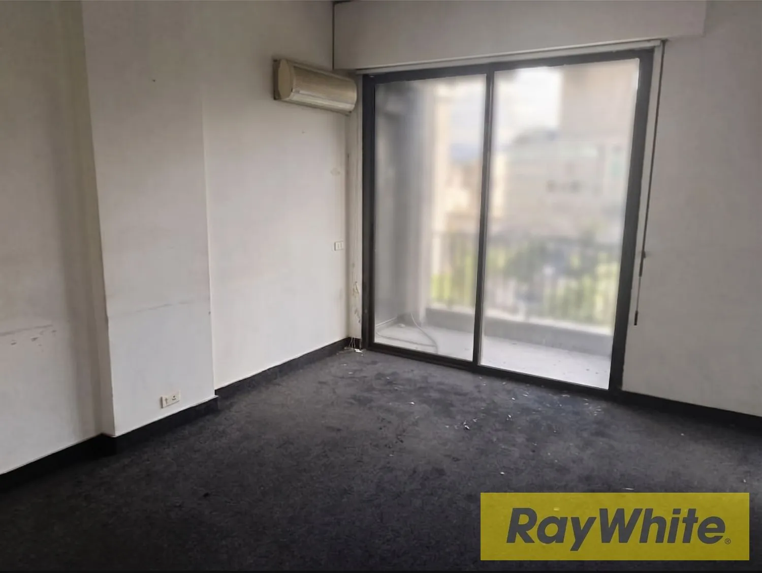 Apartment For Sale In Badaro — الصورة 2