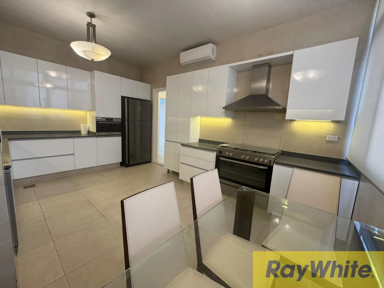 Apartment For Sale In Manara — الصورة 3