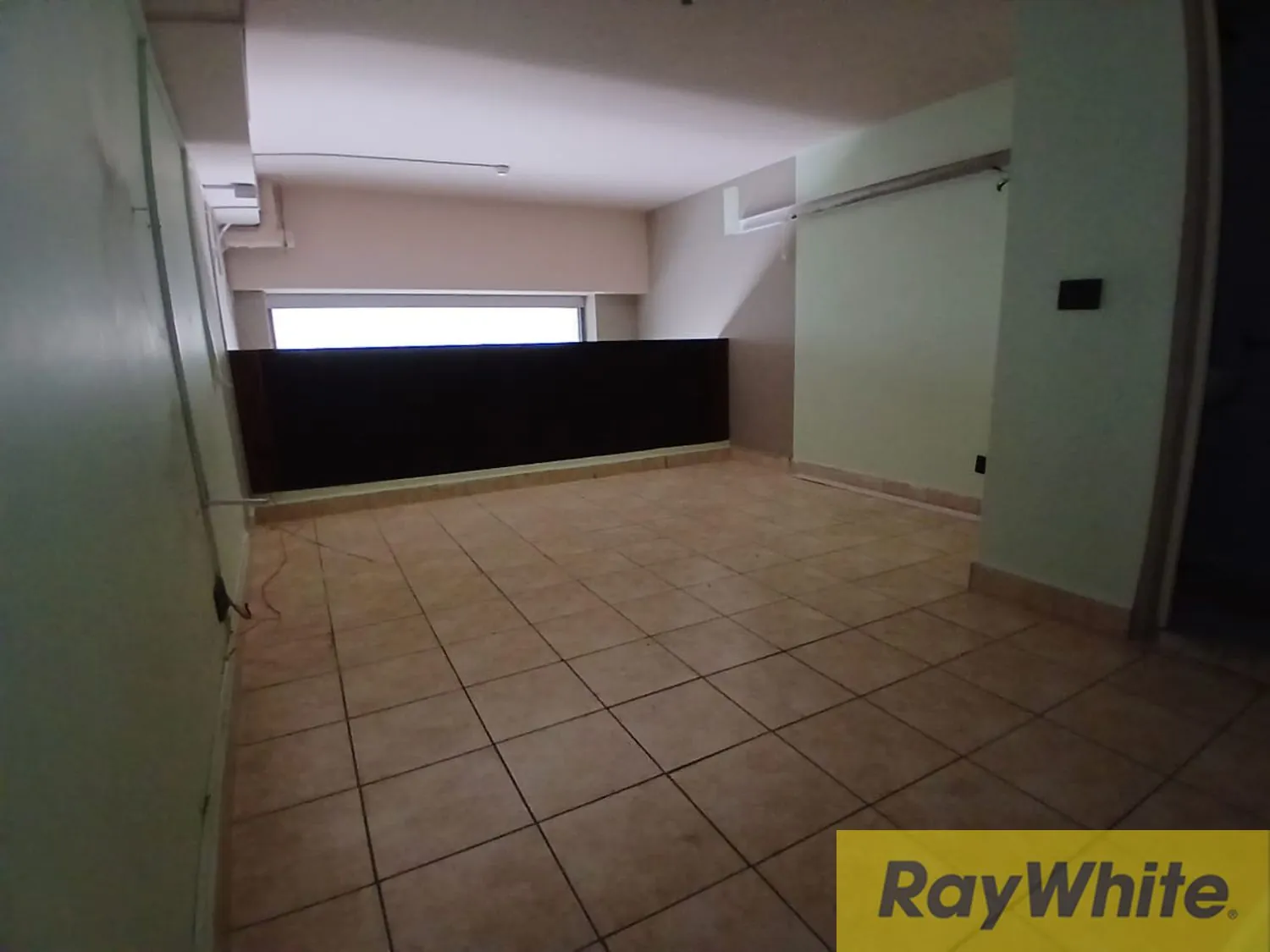 Shop For Rent In Clemenceau — الصورة 4