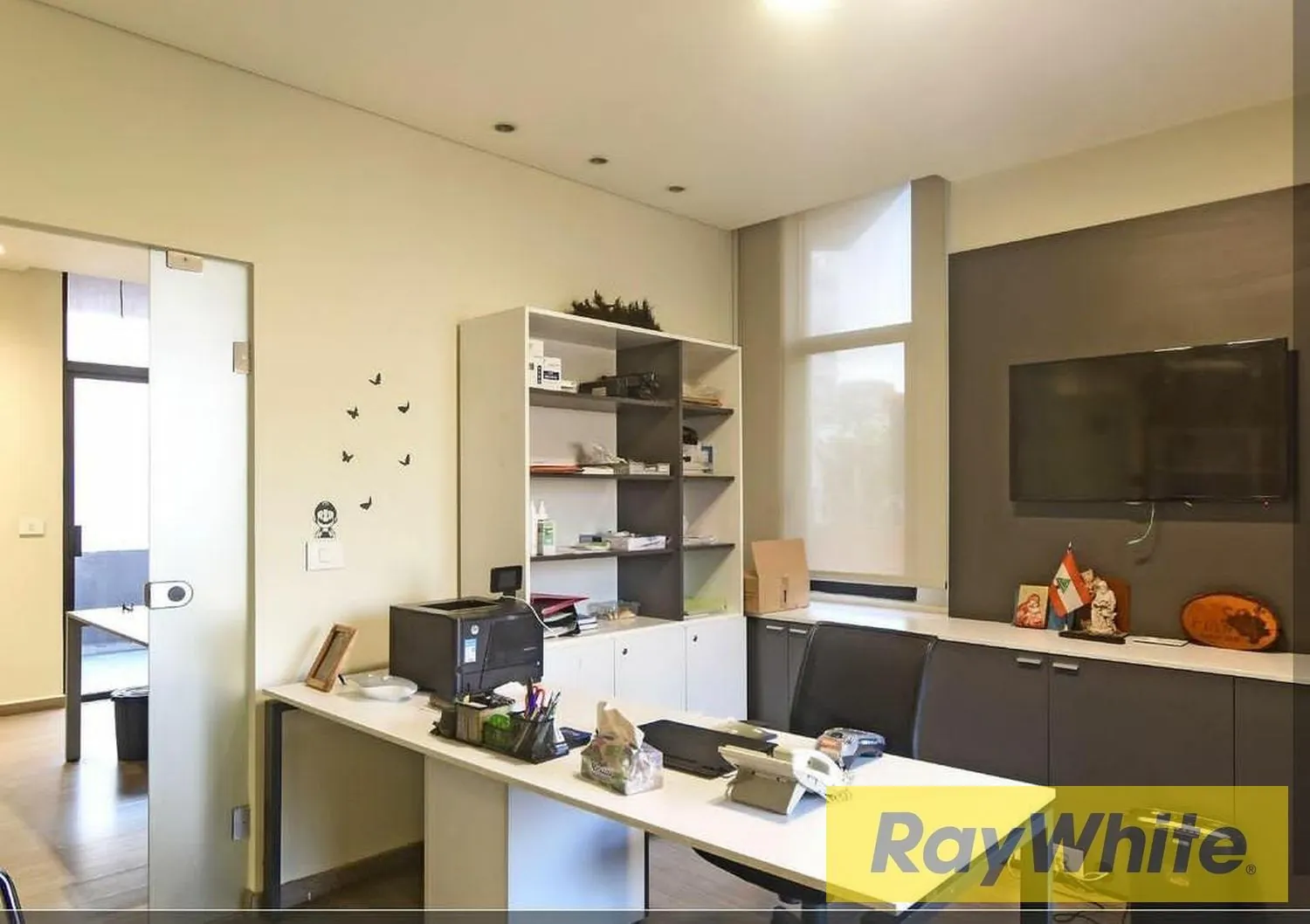 Unfurnished Office For Rent In Jisr El Bacha — الصورة 2