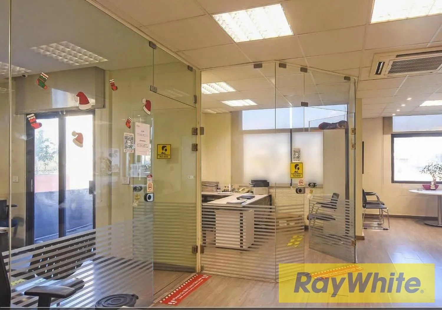 Unfurnished Office For Rent In Jisr El Bacha — الصورة 4