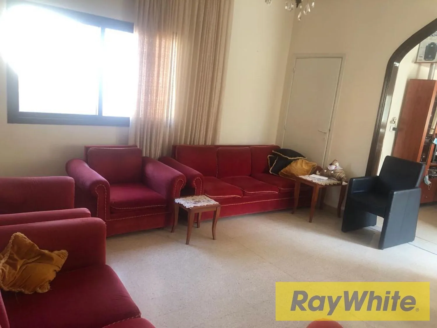 Unfurnished Apartment For Sale In Ain El Remmaneh — الصورة 2