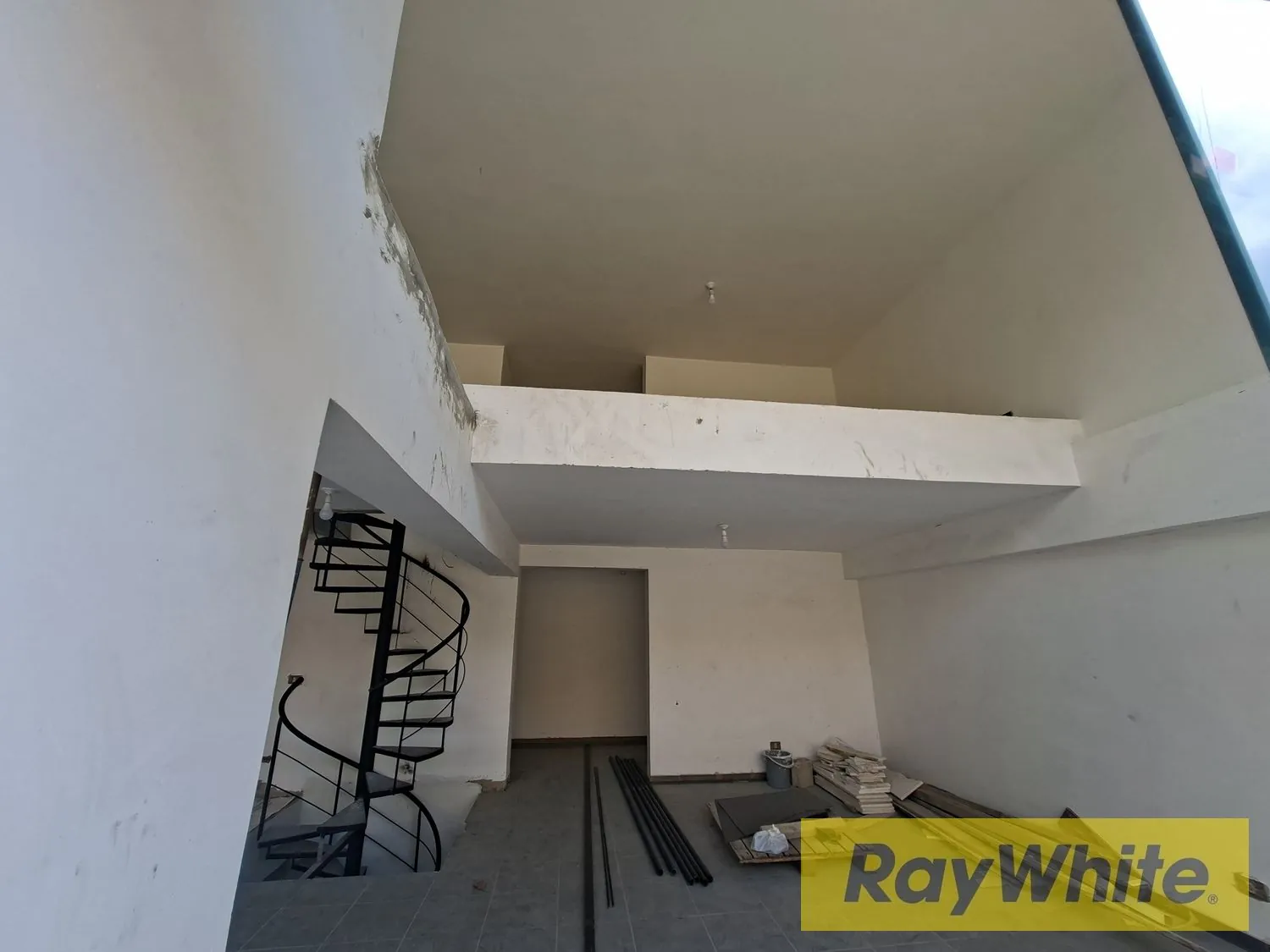 Triplex Shop For Rent – Zalka — الصورة 2