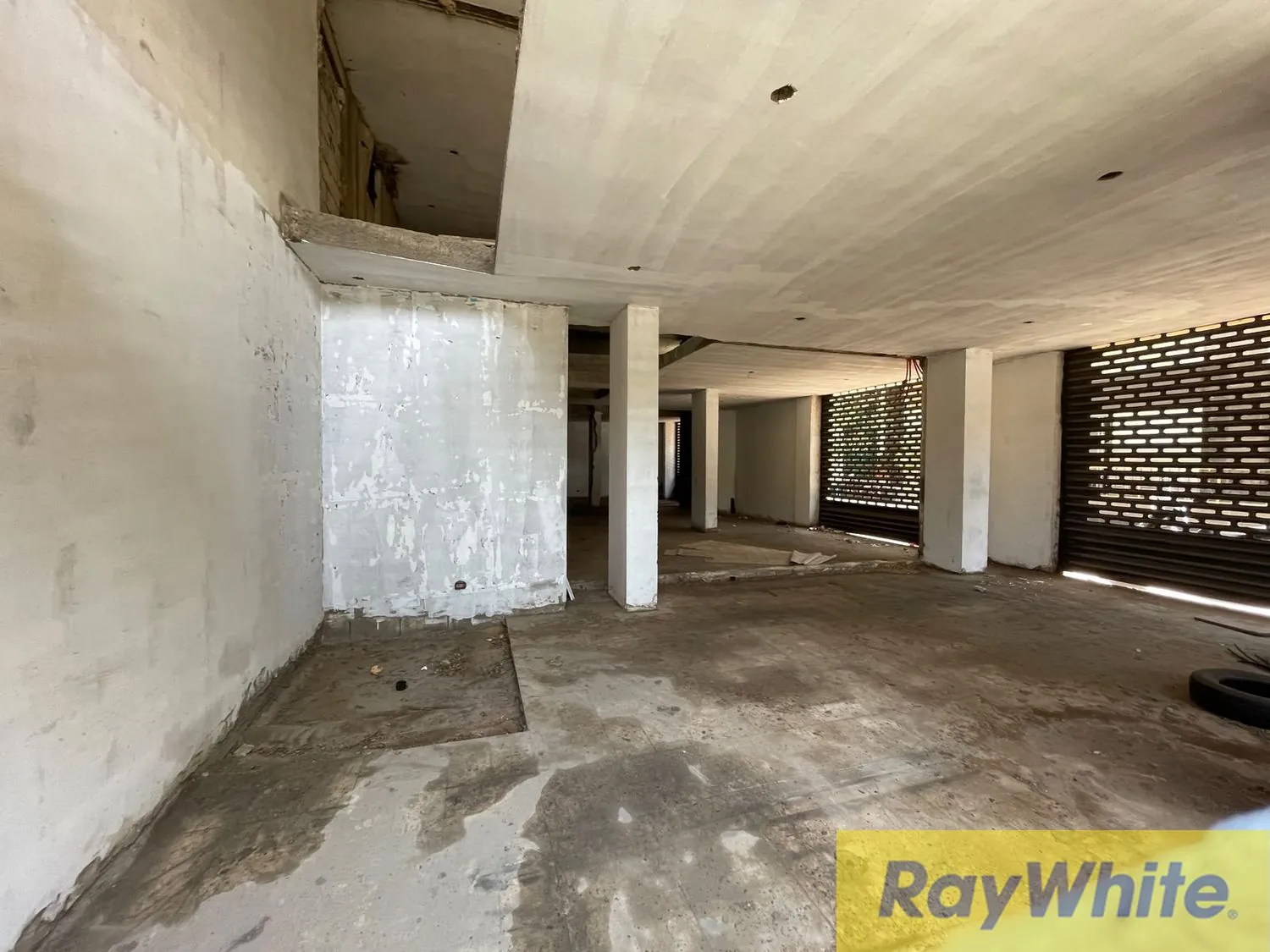 Shop For Sale – Verdun — الصورة 2