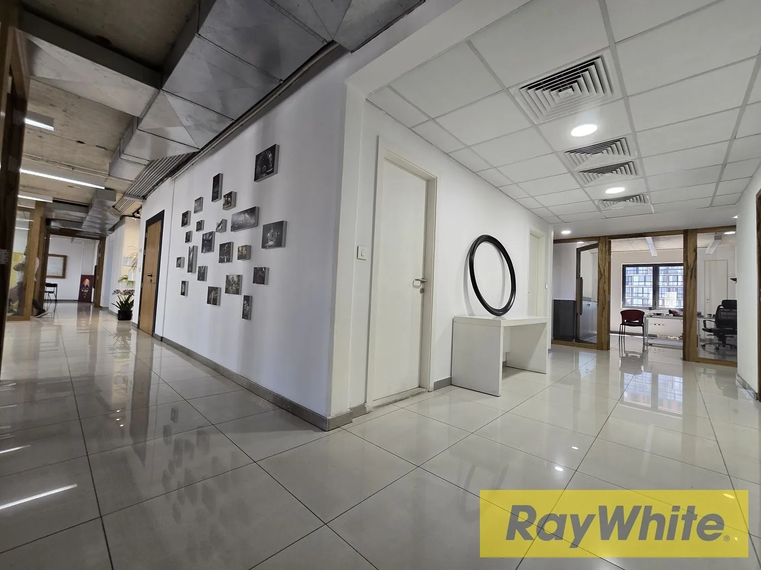 Office For Sale In Achrafieh | Prime Location — الصورة 5