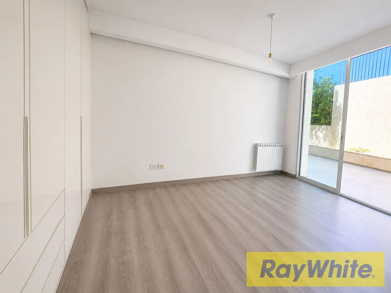 Exclusive Modern Apartment For Sale In Rabweh | 220 M² + 200 M² Terrace — الصورة 3