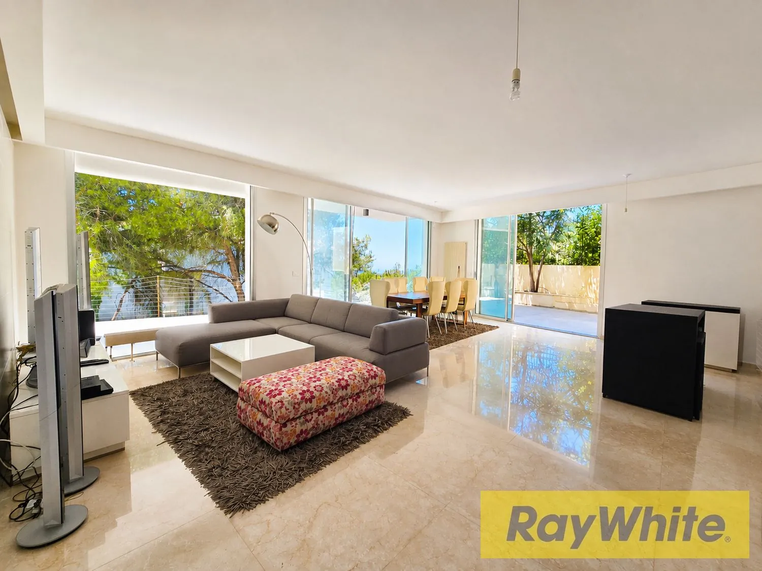 Exclusive Modern Apartment For Sale In Rabweh | 220 M² + 200 M² Terrace — الصورة 5