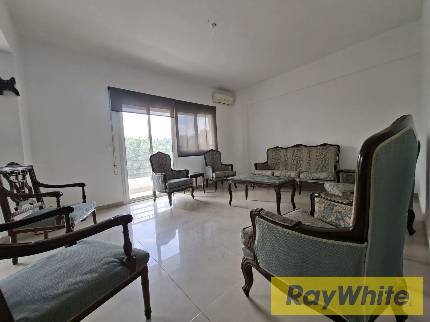 Semi-furnished Apartment For Rent – Zalka — الصورة 2