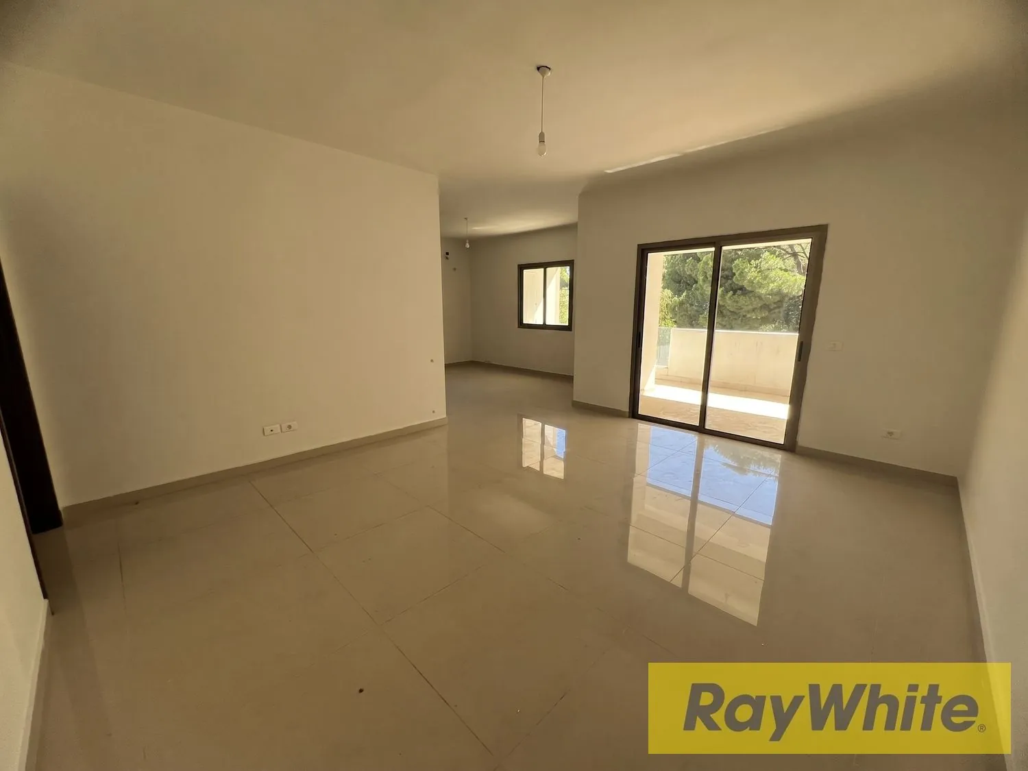 Apartment With Roof For Sale – Dik El Mehdi — الصورة 2
