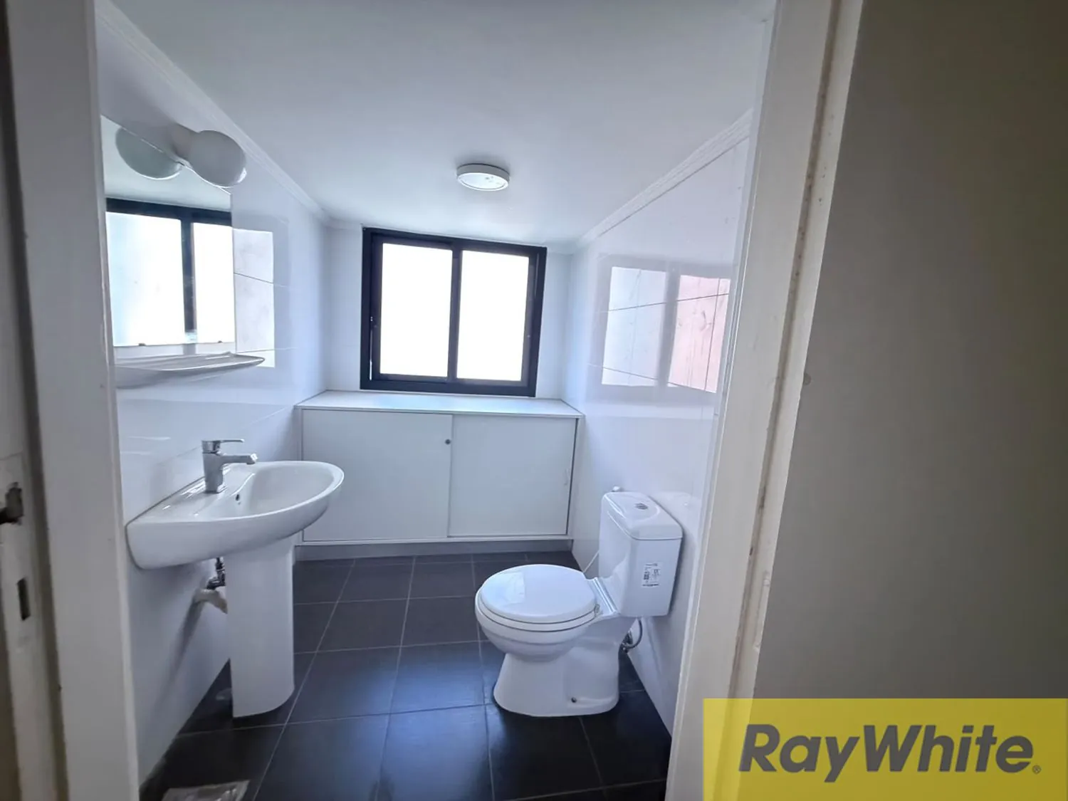 Office For Rent In Badaro — photo 2