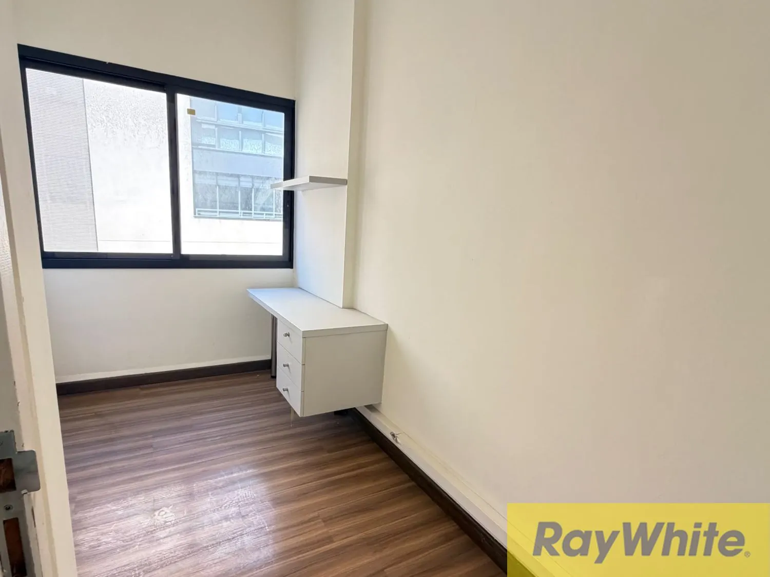 Office For Rent In Badaro — photo 4