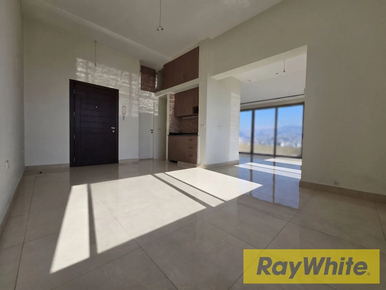 Brand New Duplex Apartment For Sale In Achrafieh — الصورة 3