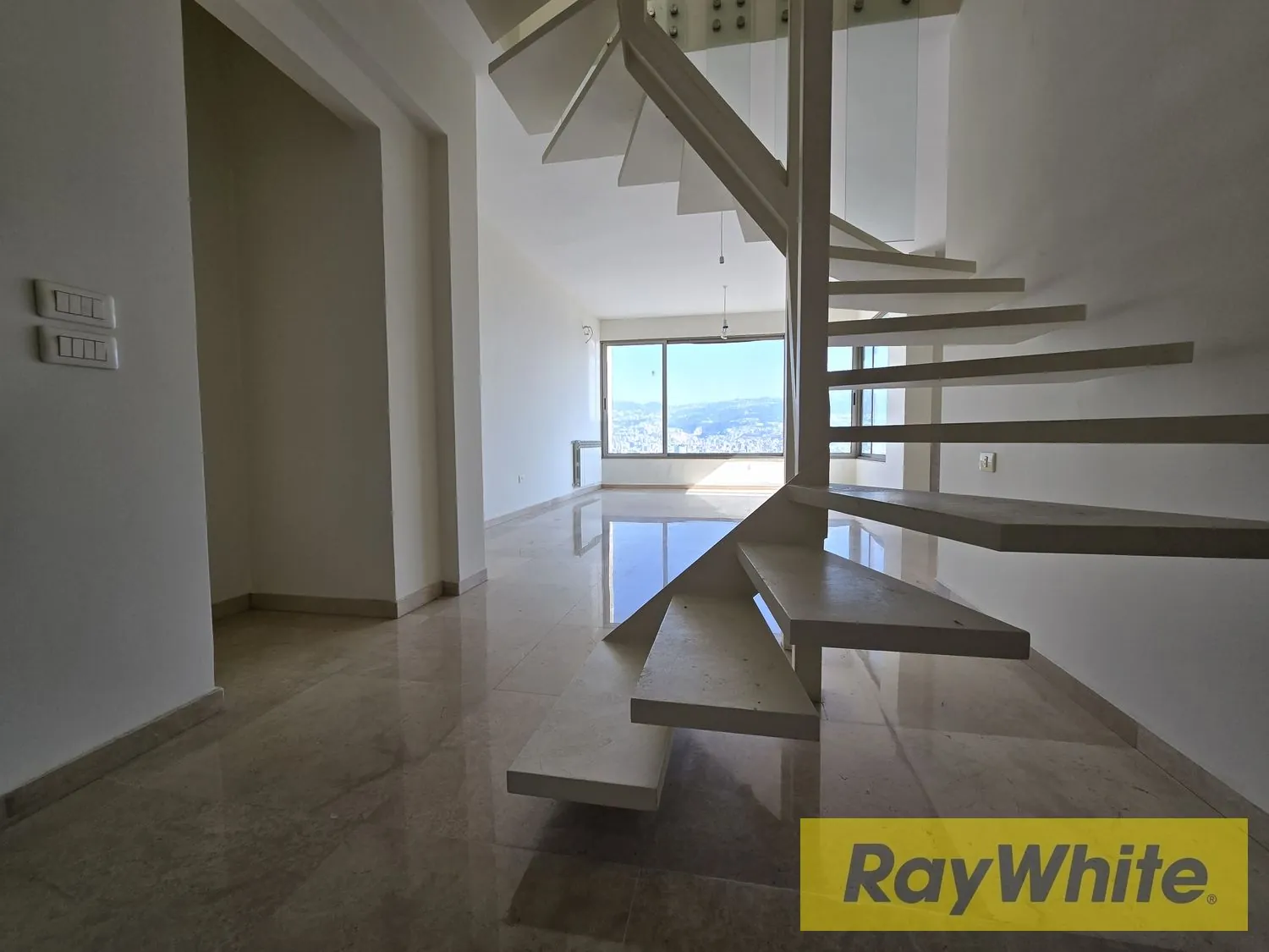 Brand New Duplex Apartment For Sale In Achrafieh — الصورة 5