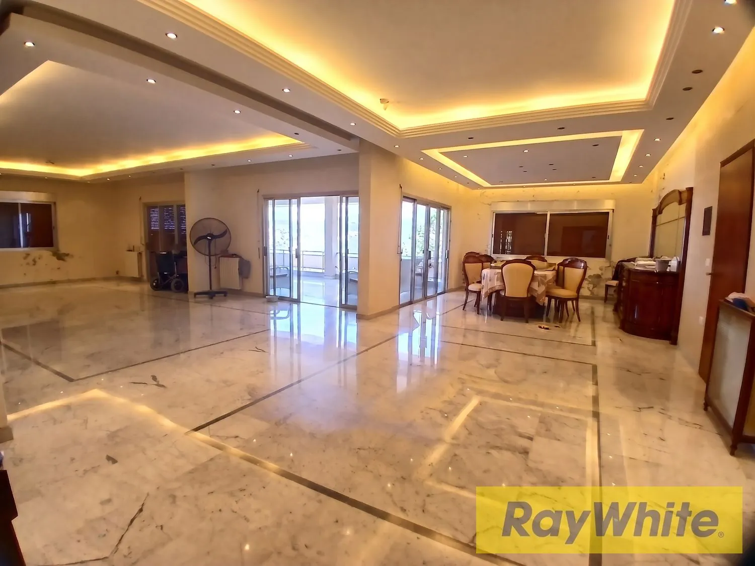 Standalone House For Sale – Fully Furnished | Qornet El Hamra — الصورة 2