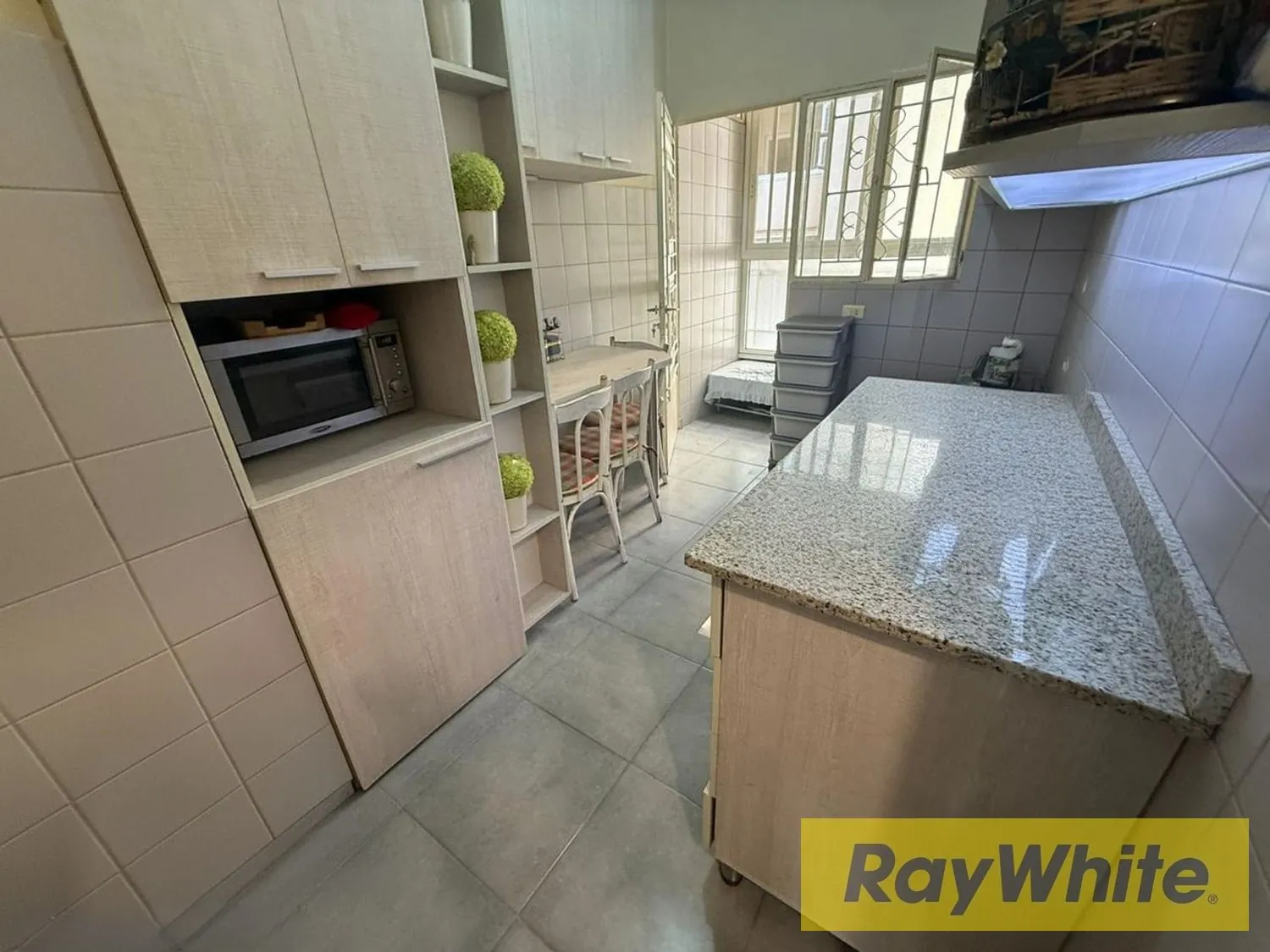 Furnished Apartment For Sale – Achrafieh, Rizk Area — الصورة 5