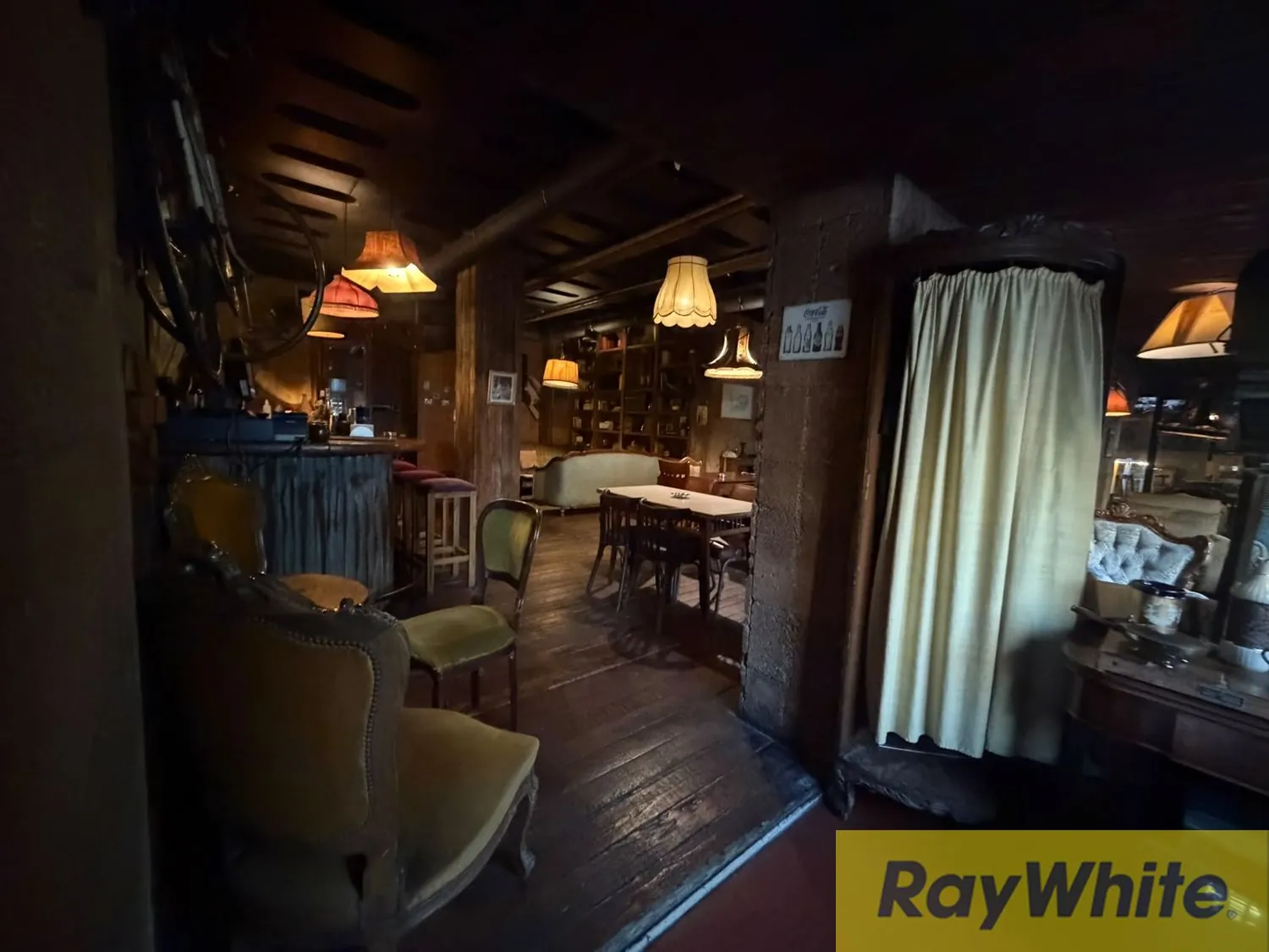 Restaurant For Sale In Badaro — الصورة 2