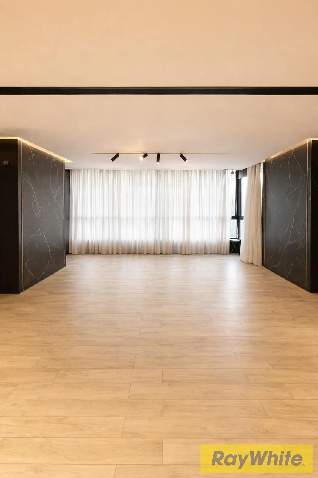 Apartment For Sale – Achrafieh, Rizk Area — photo 4