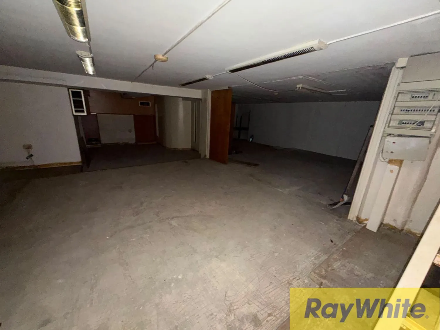 Shop For Rent In Badaro