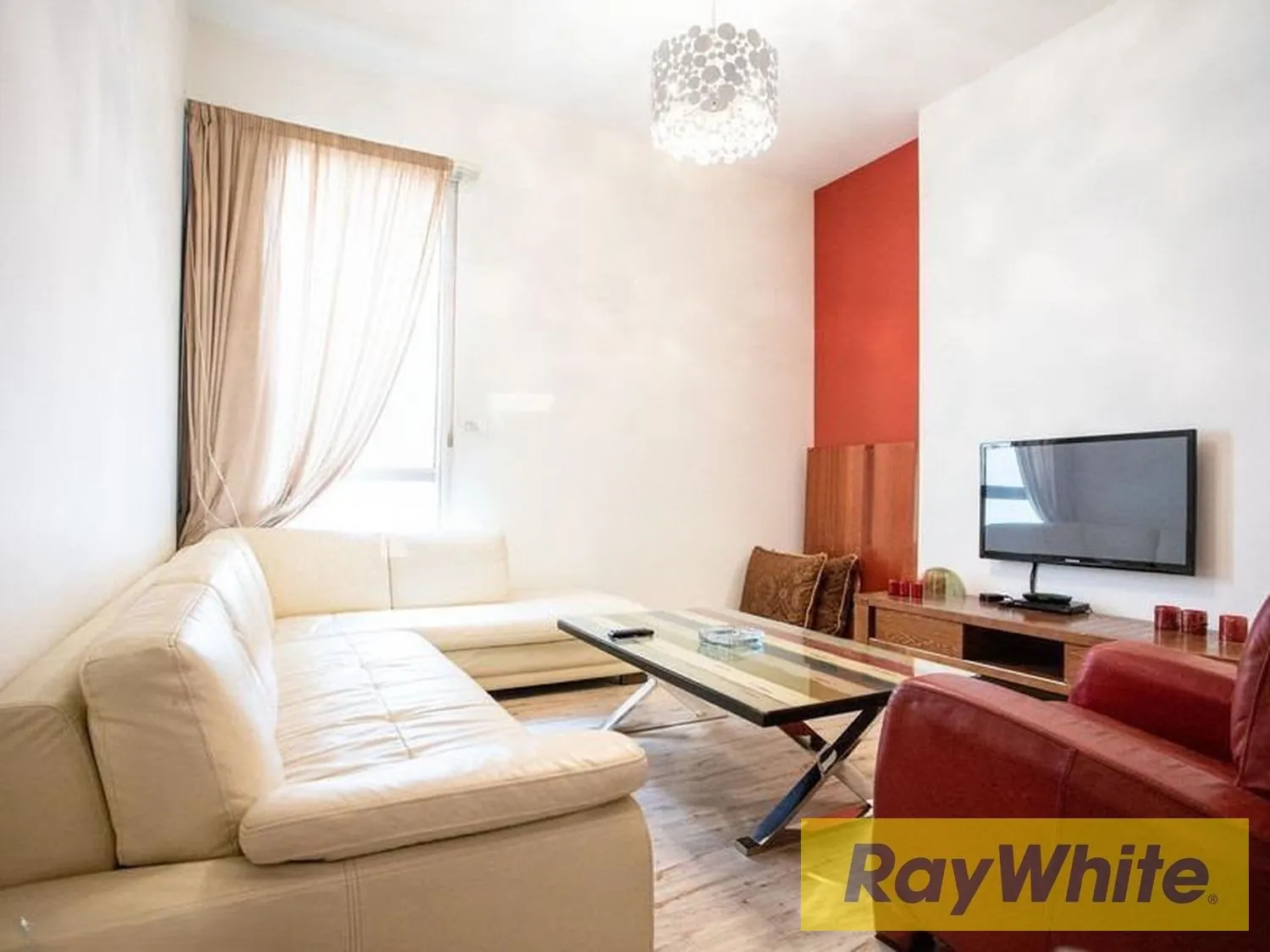 Fully Furnished Apartment For Rent – Gemmayzeh / Saifi — الصورة 2
