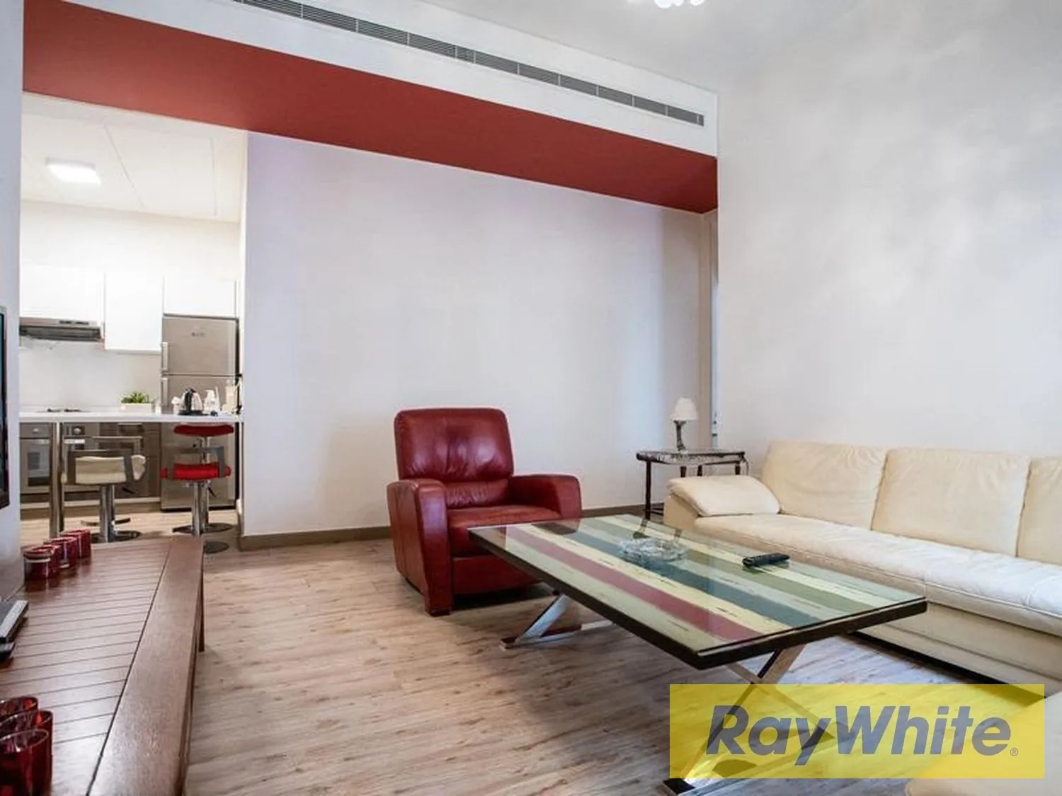 Fully Furnished Apartment For Rent – Gemmayzeh / Saifi — الصورة 3