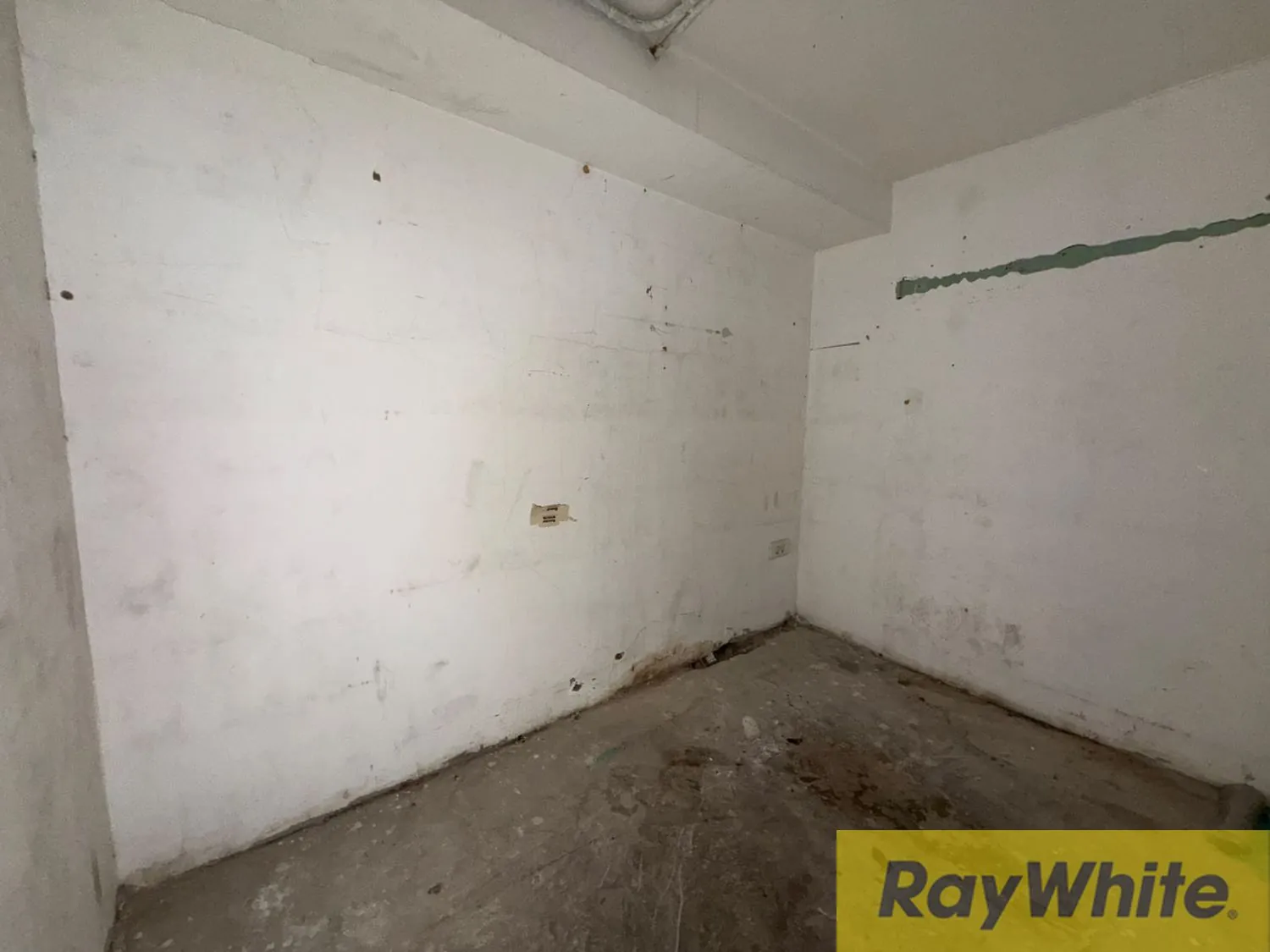 Restaurant For Rent In Badaro — الصورة 3