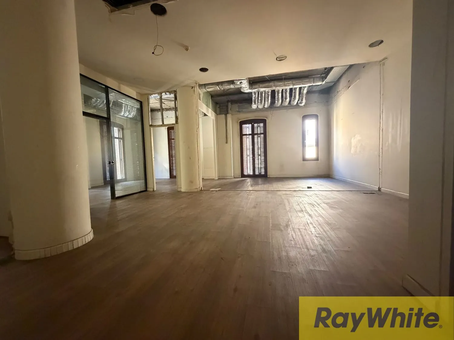 Office For Rent In Downtown — الصورة 3