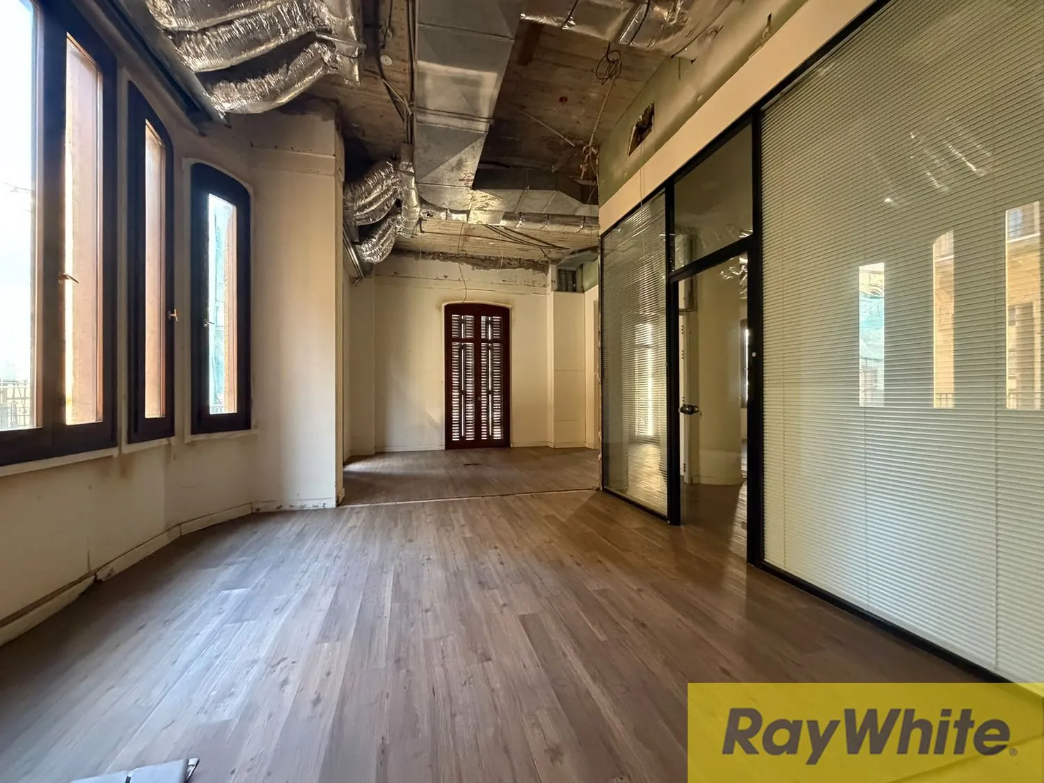 Office For Rent In Downtown — الصورة 4
