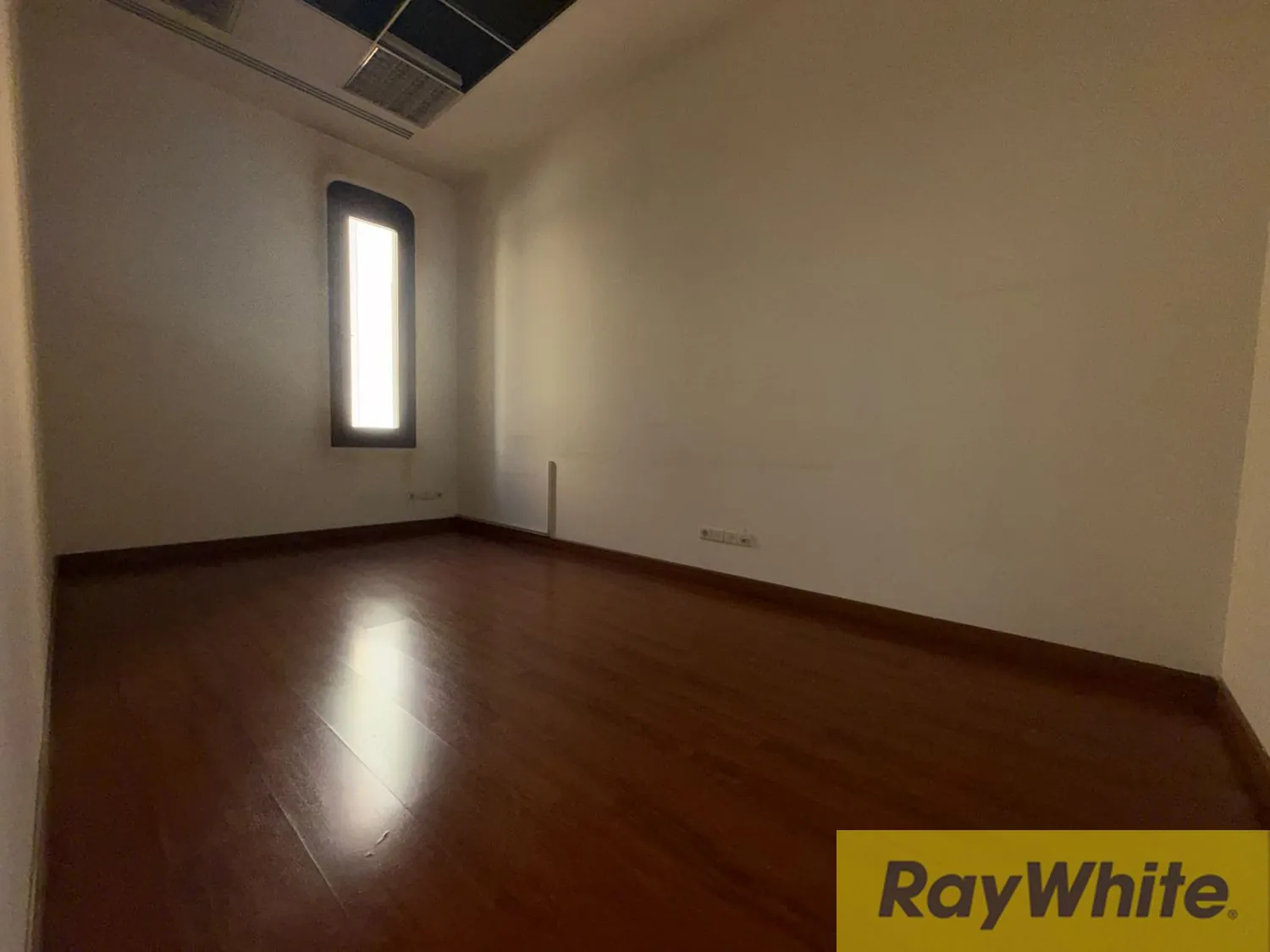 Office For Rent In Downtown — الصورة 3