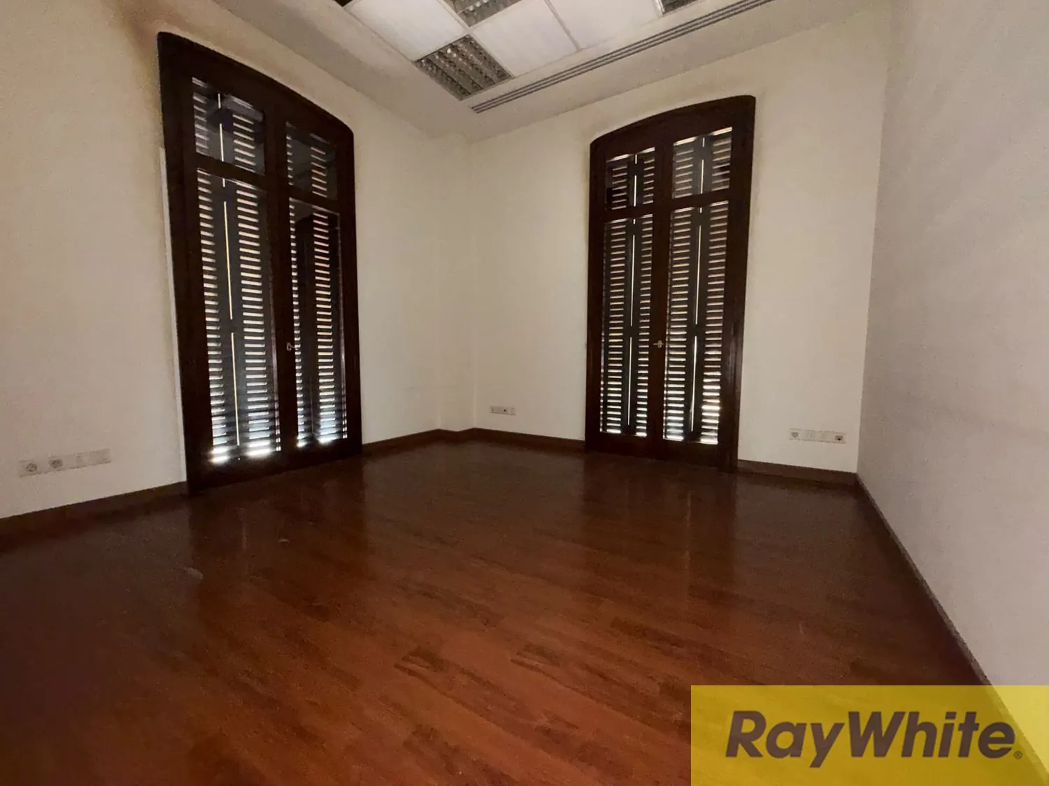 Office For Rent In Downtown — الصورة 4