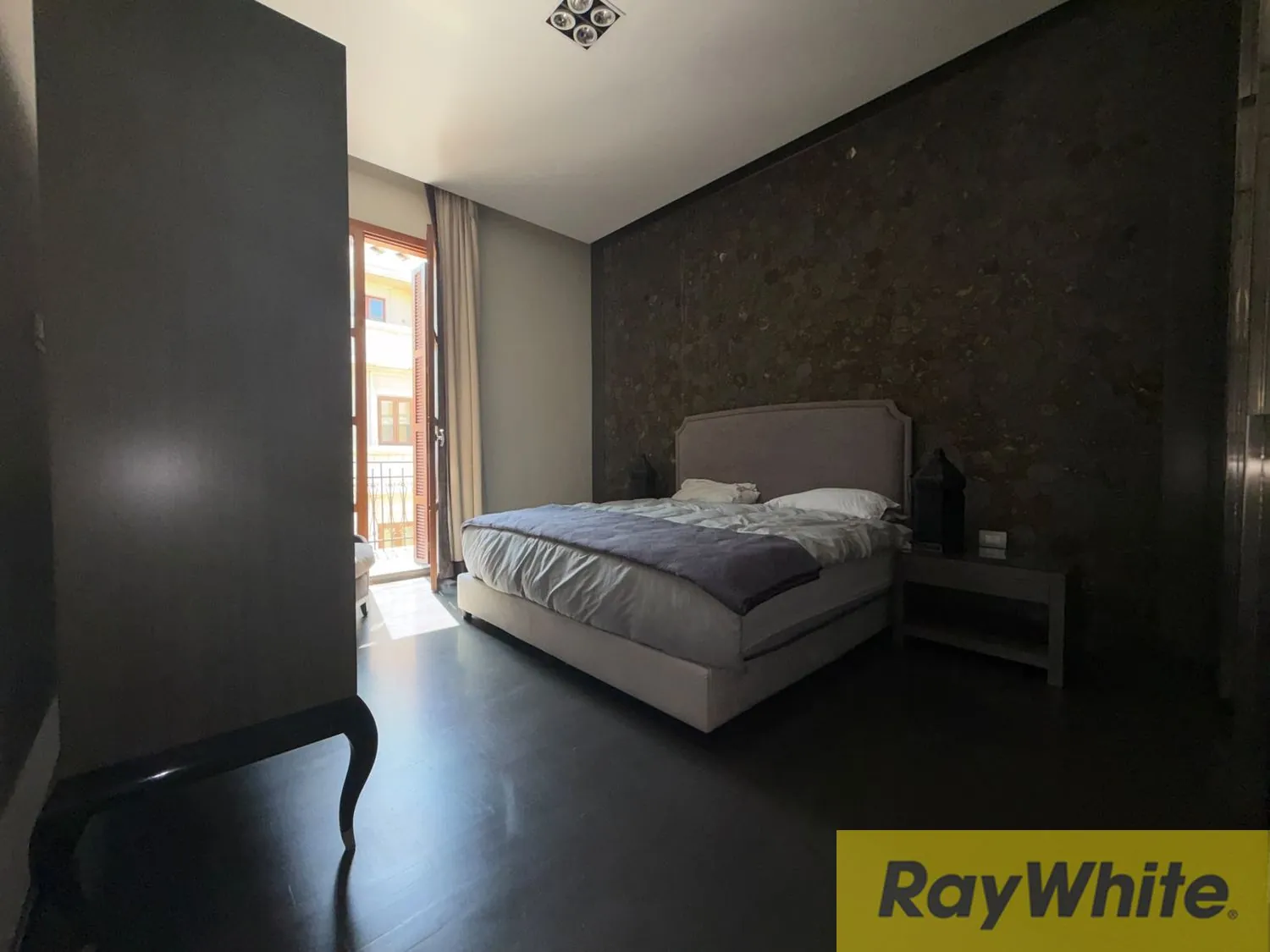 Luxury Apartment For Sale In Downtown — الصورة 2