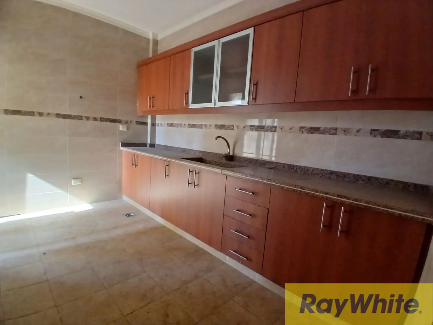 Apartment For Sale In Sakiet Al Janzeer — الصورة 2