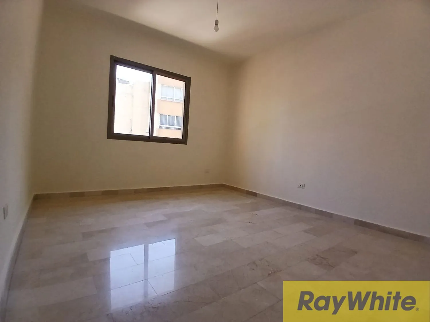 Apartment For Sale In Sanayeh — الصورة 5