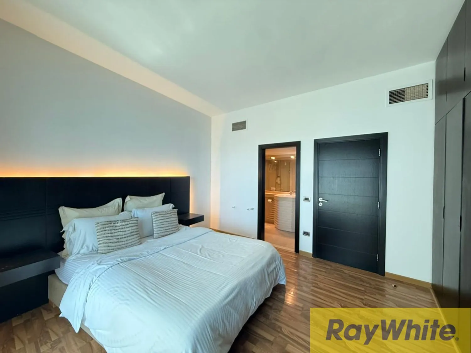 Apartment For Sale In Rawche — الصورة 3