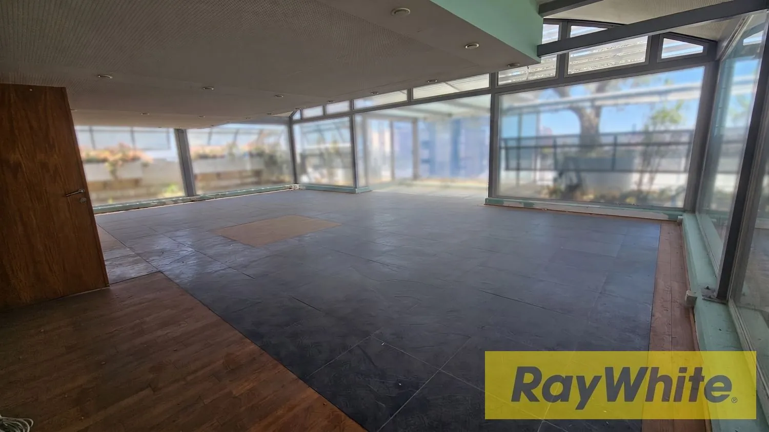 Office For Rent In Mkalles | Open View — photo 3