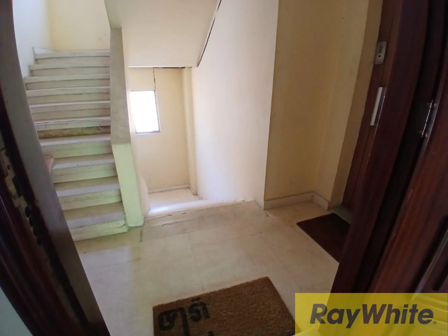 Apartment For Sale In Hamra — الصورة 2