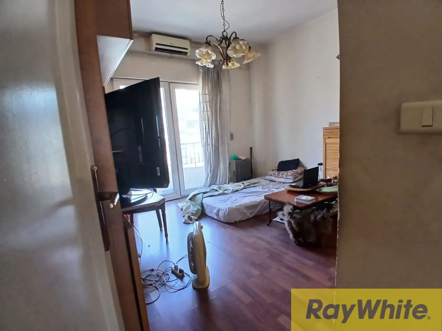 Apartment For Sale In Hamra — الصورة 3