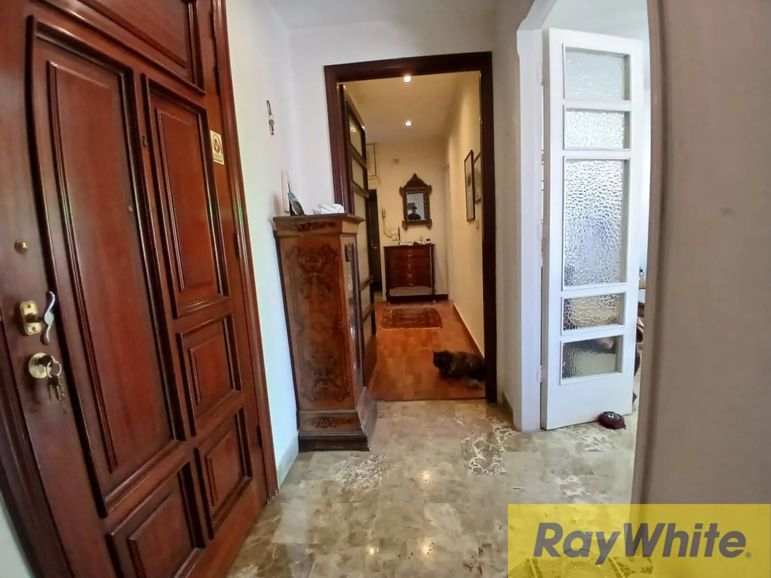 Apartment For Sale In Hamra — الصورة 5