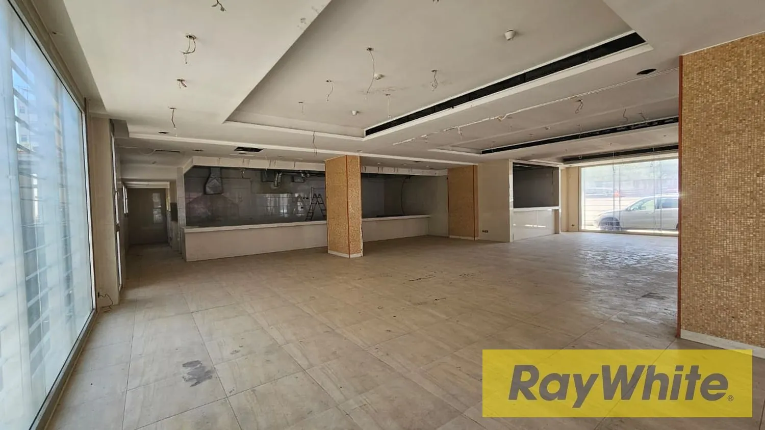 Showroom For Rent In Mkalles