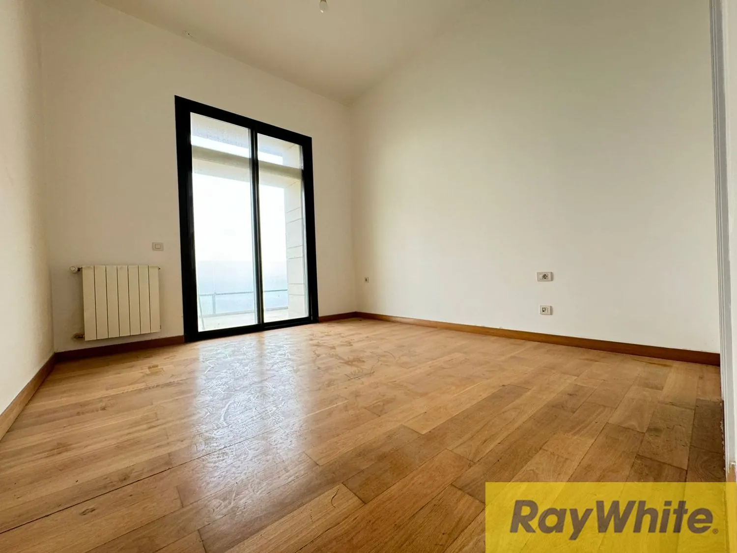 Luxury Apartment For Sale In Ain Al Mraiseh — الصورة 4