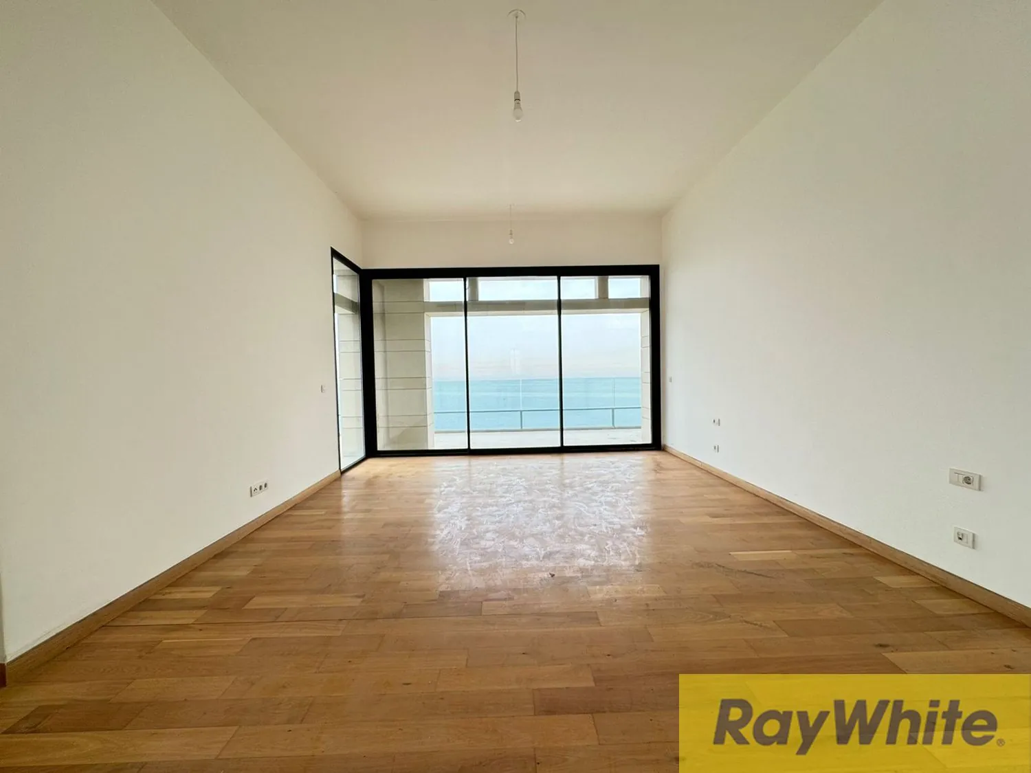 Luxury Apartment For Sale In Ain Al Mraiseh — الصورة 5