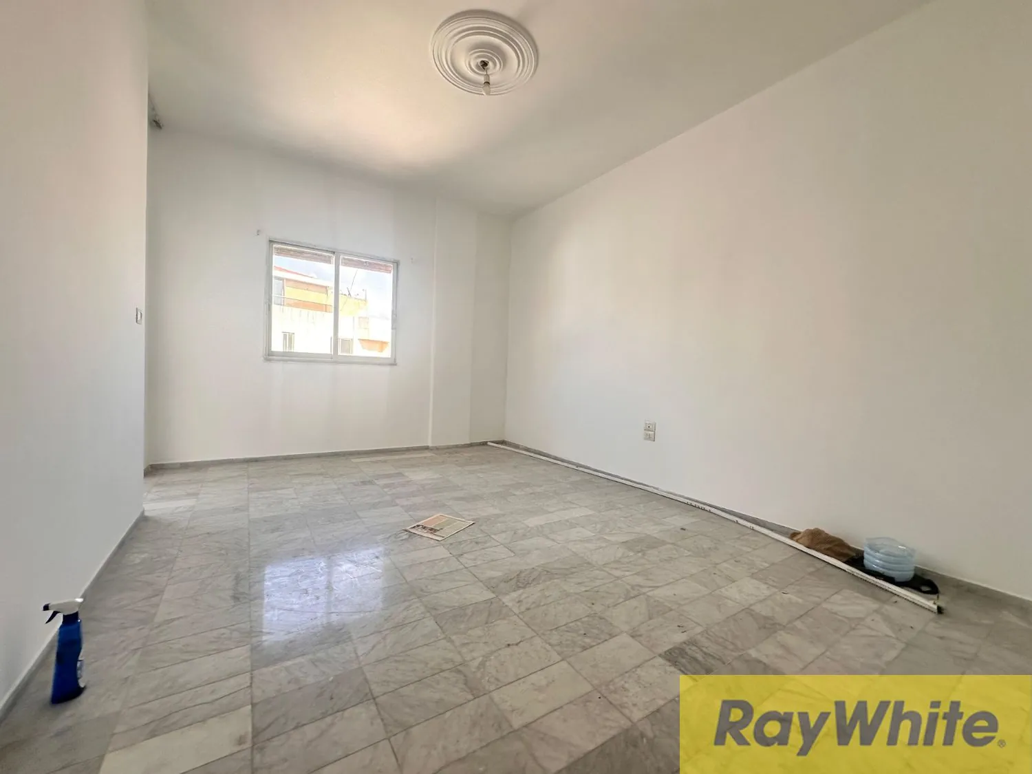 Apartment For Sale In Ramlet Al Baydah — الصورة 2