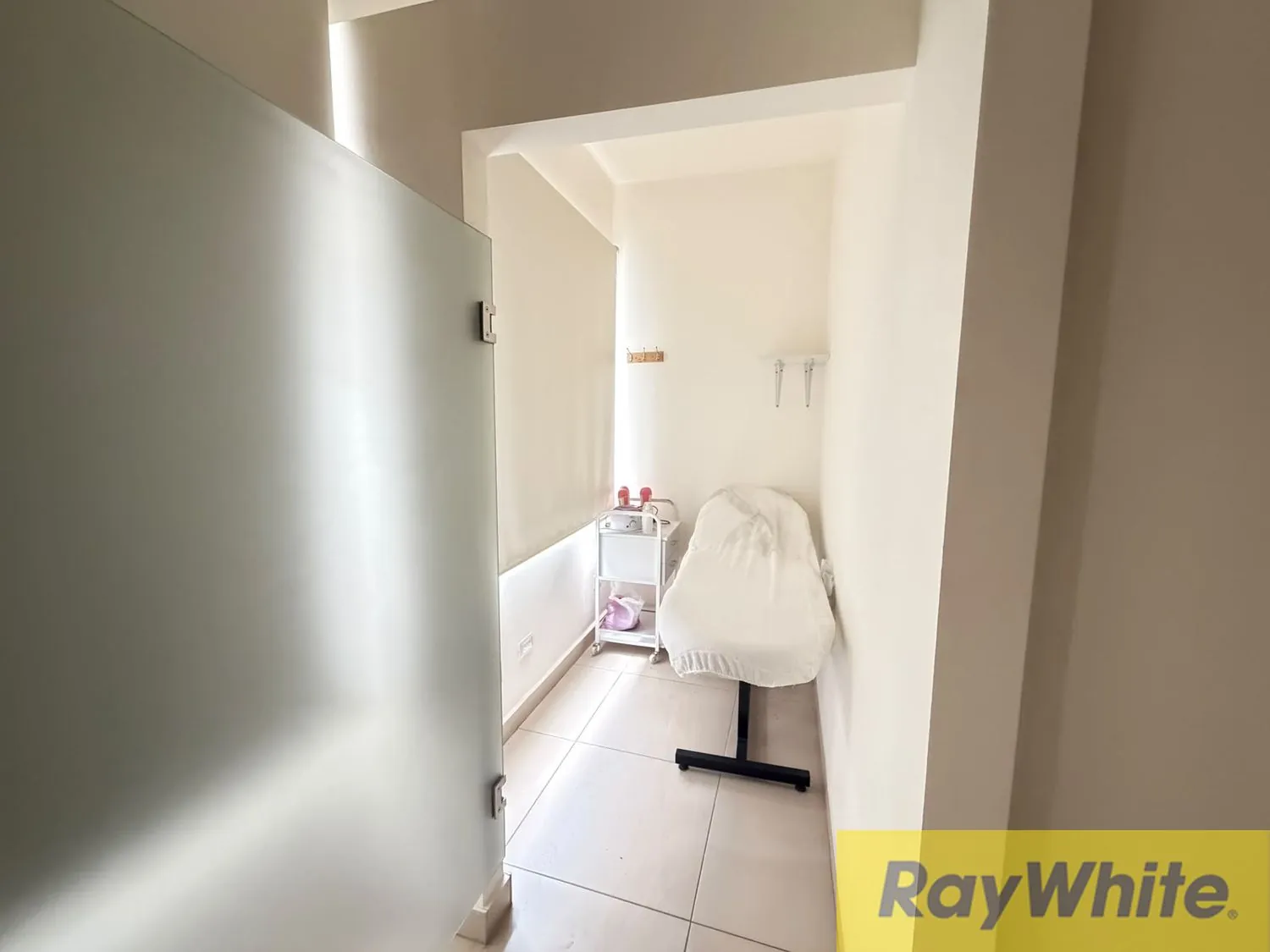 Spa For Rent On Badaro Main Street — الصورة 3