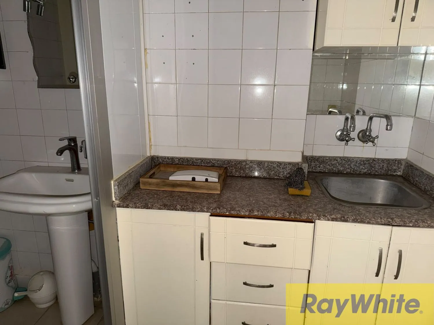 Spa For Rent On Badaro Main Street — الصورة 5