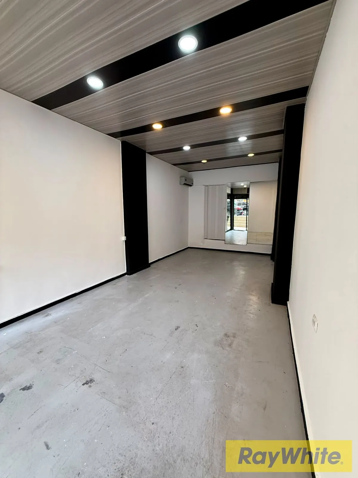 Shop For Rent – Achrafieh, Fassouh — الصورة 4