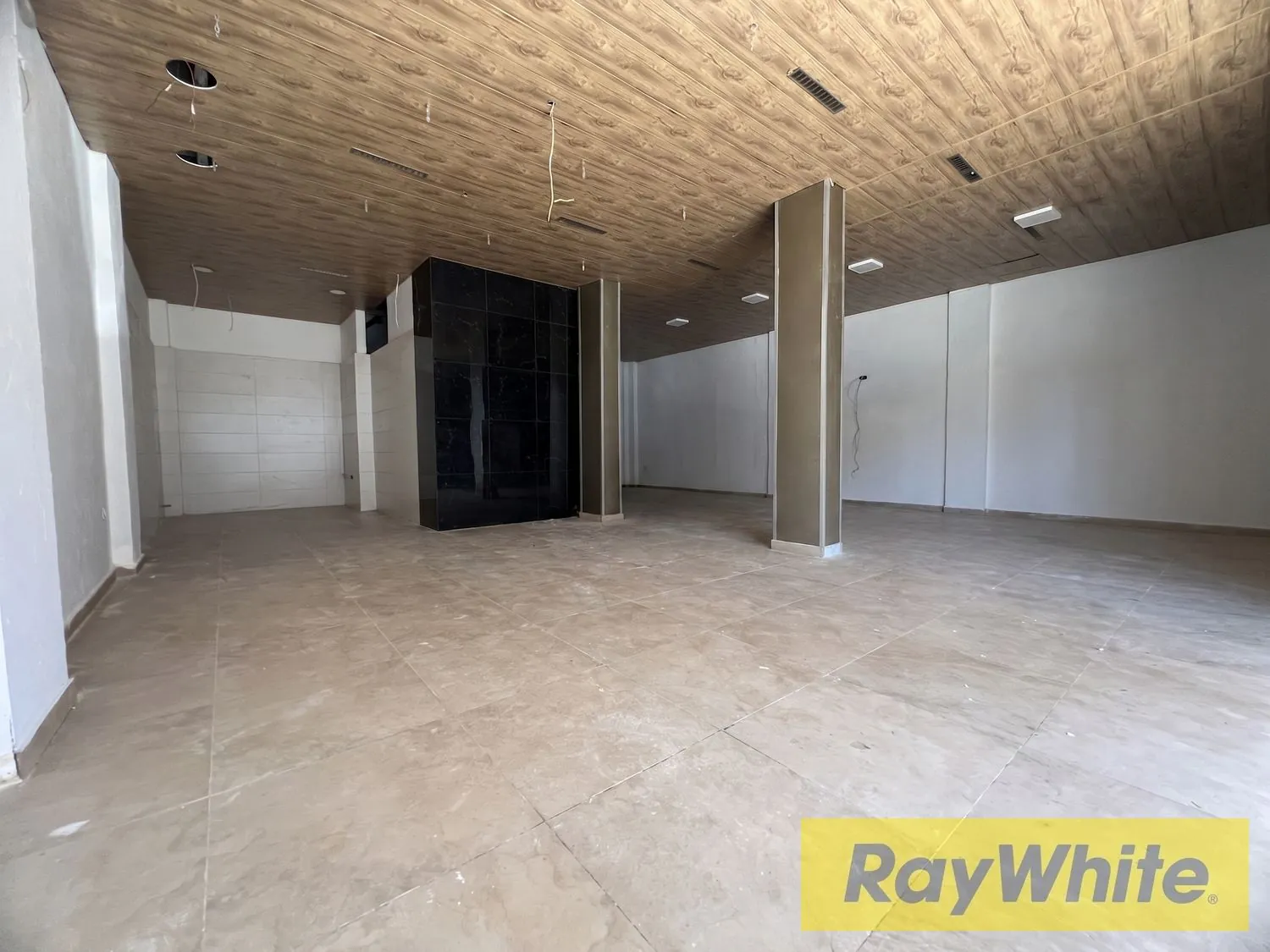 Shop For Rent – Dbayeh | Main Road — الصورة 2